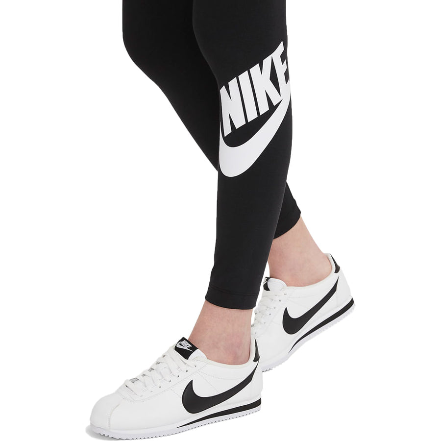 Calça Nike Sportswear Essential Feminino — Logo Nike na perna