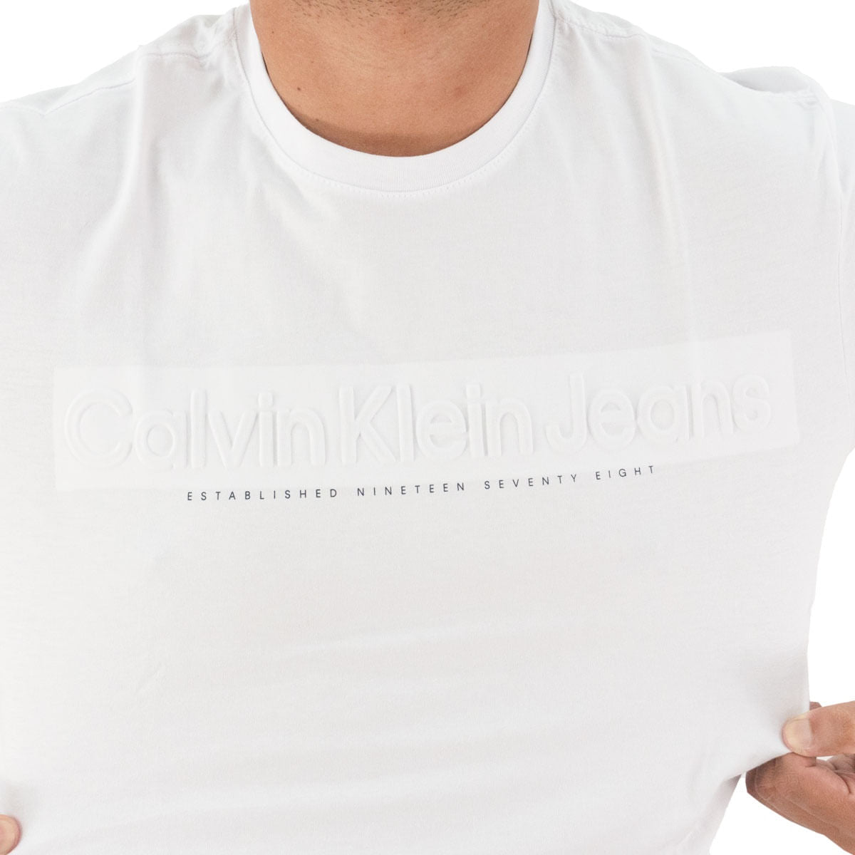 Camiseta Calvin Klein Embossed Masculino