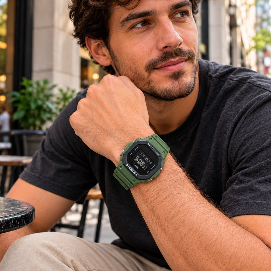 Relógio Casio G-Shock DW-5610 Unissex — No pulso