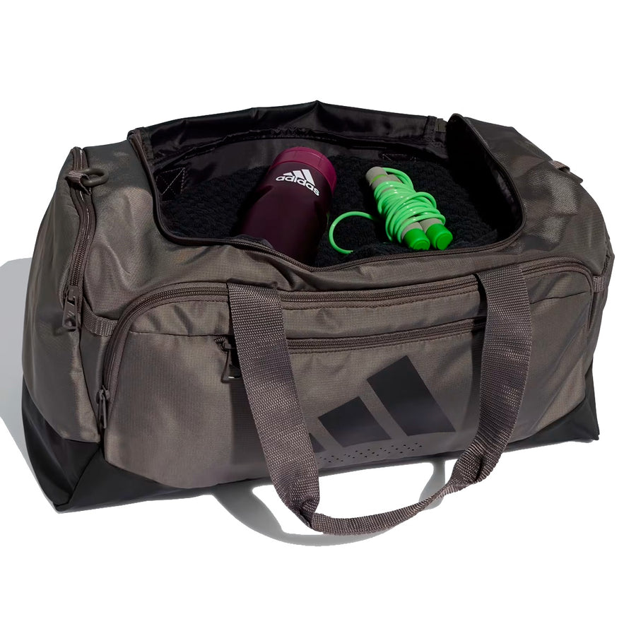 Bolsa Adidas Defender Duffle Masculino — Espaço de sobra para o treino e a viagem curta