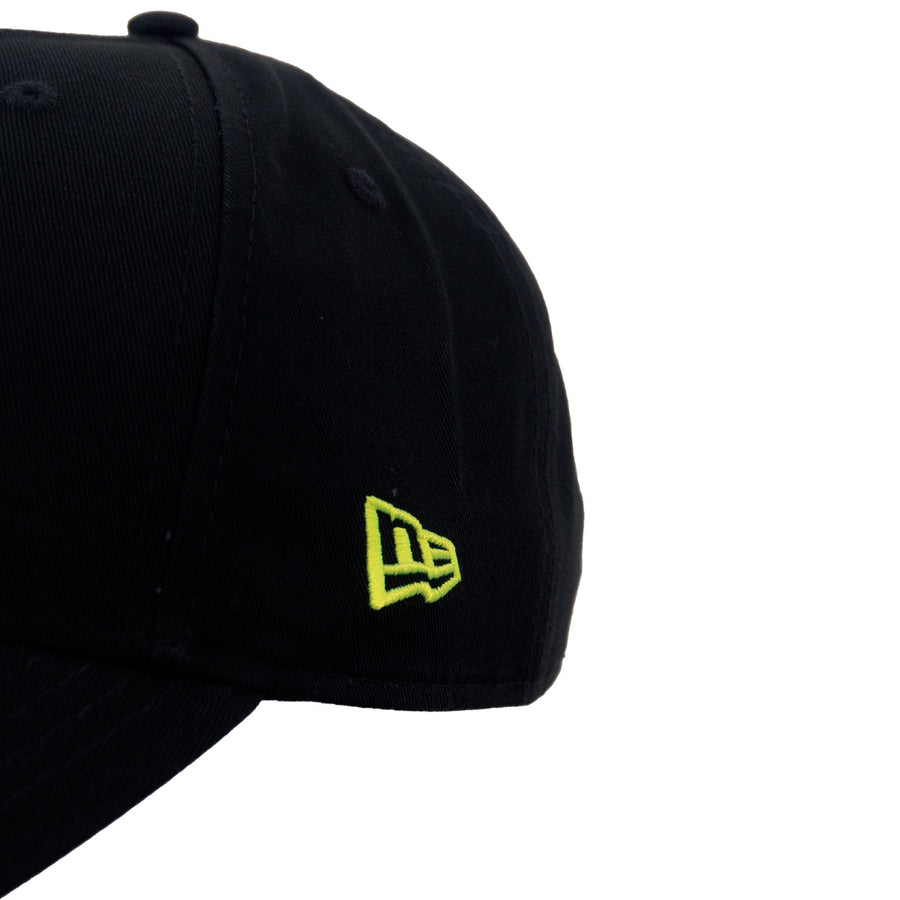 Boné Aba Curva New Era New York Yankees Unissex — A bandeira que fica na lateral