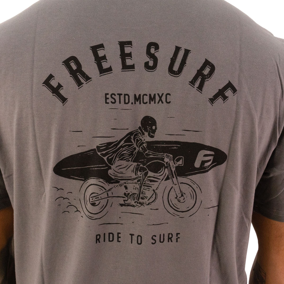 Camiseta Freesurf Skull Surf Masculino