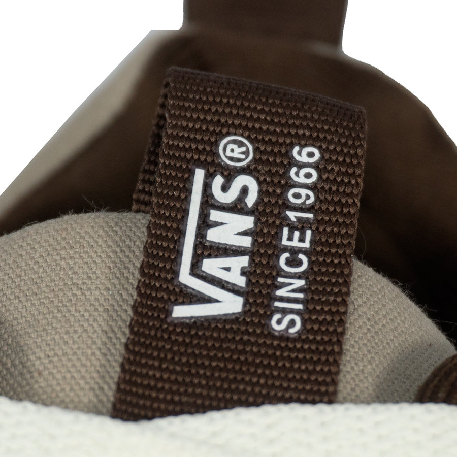 Tênis Vans Range EXP Feminino — Uma data na língua