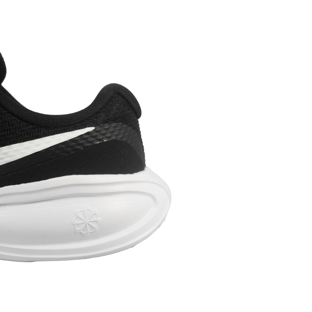 Tênis Nike Revolution 8 Feminino