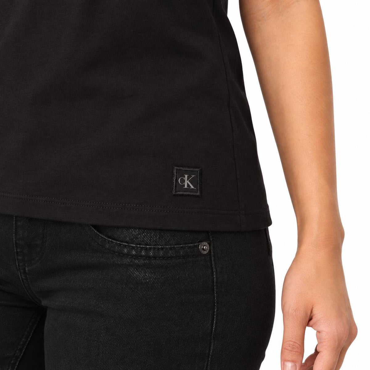 Camiseta Calvin Klein Decote V Feminino
