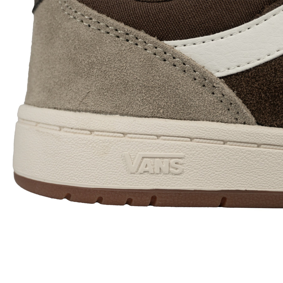 Tênis Vans Ryland LS Feminino — A marca escrita na sola
