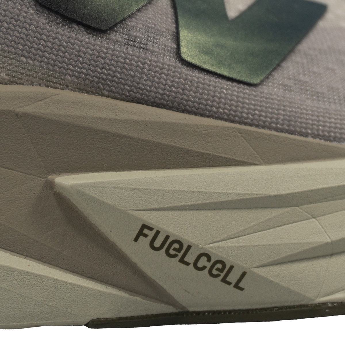 Tênis New Balance Fuelcell Rebel V5 Masculino